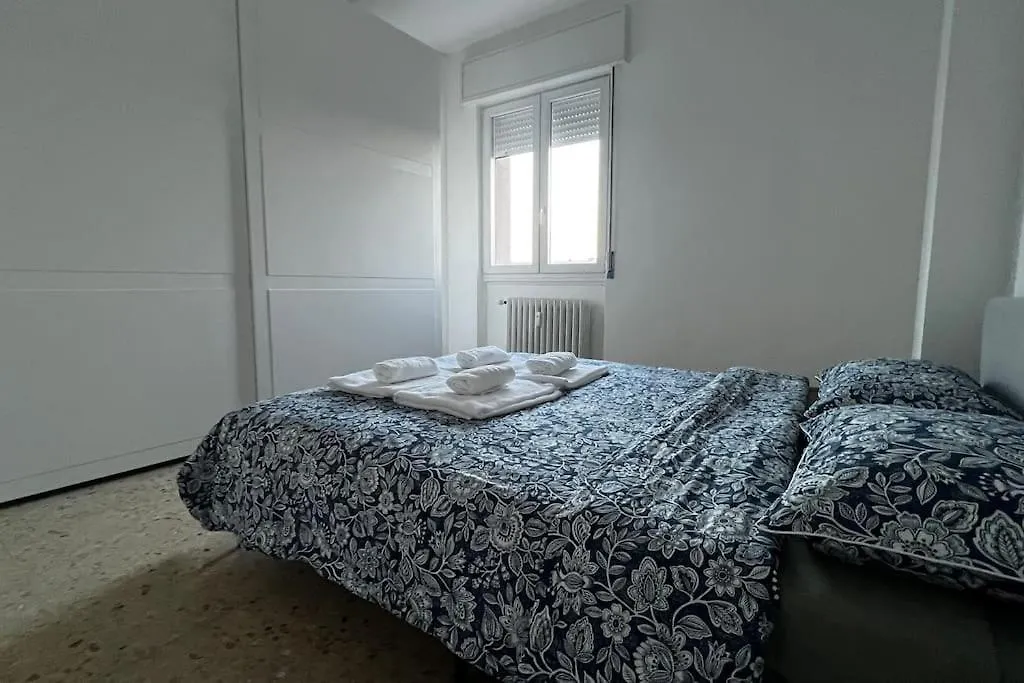 Marilyn'S Home Wi-Fi - Netflix Rozzano Apartment
